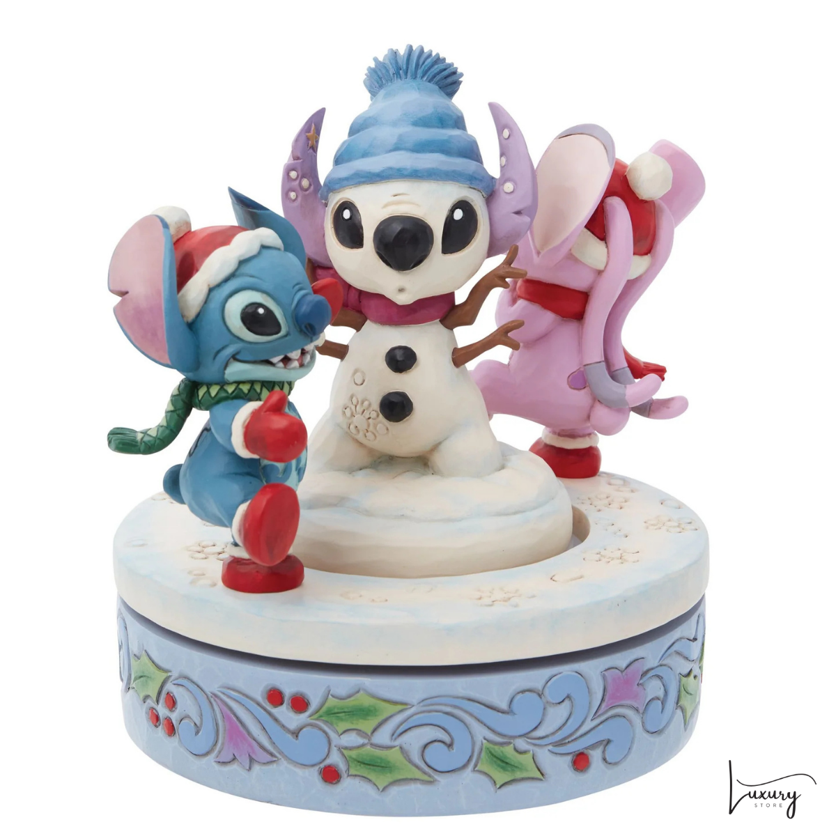 Disney Tradition  Figurina Stitch and Angel con pupazzo di neve