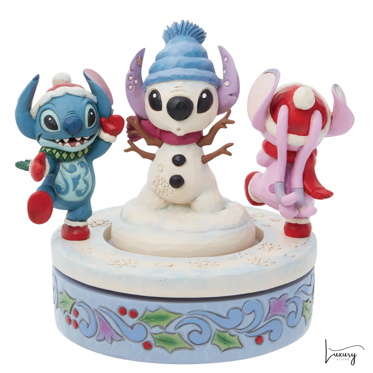 Disney Tradition  Figurina Stitch and Angel con pupazzo di neve