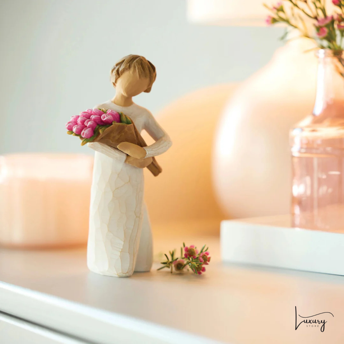 Willow Tree Statuina Bright Hope