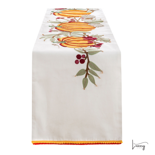 Blanc Mariclò Runner con applicazioni Zucche di Sogno Collection