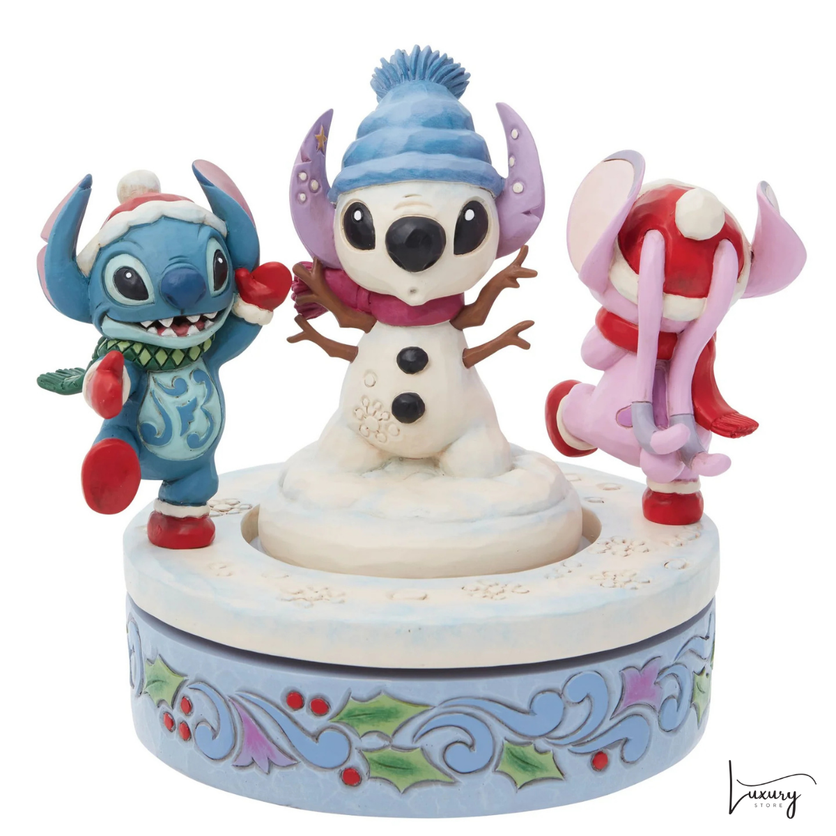 Disney Tradition  Figurina Stitch and Angel con pupazzo di neve