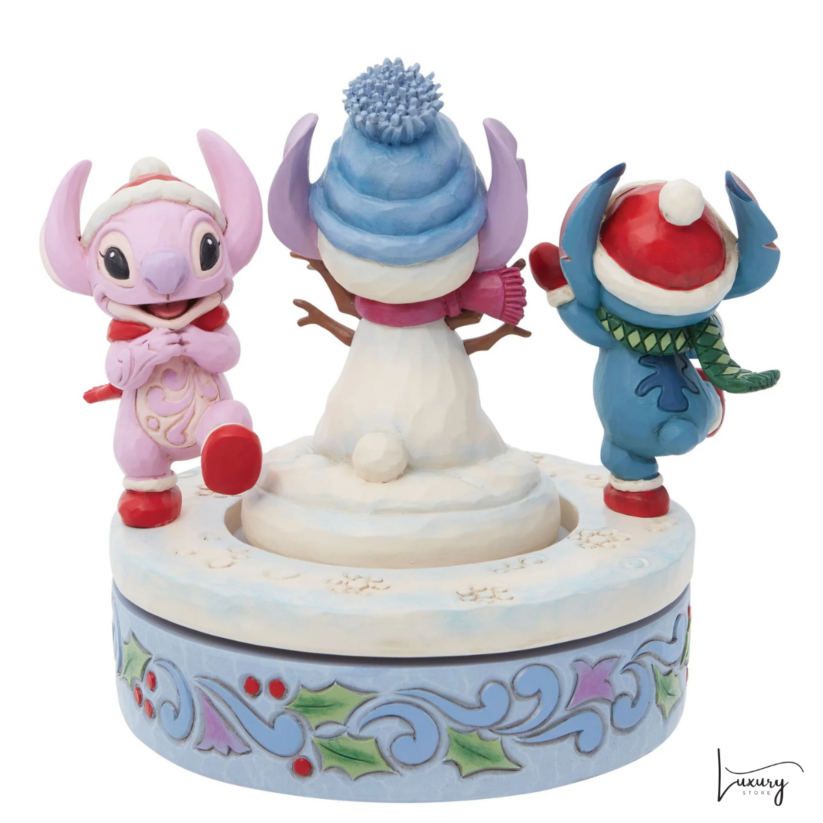 Disney Tradition  Figurina Stitch and Angel con pupazzo di neve