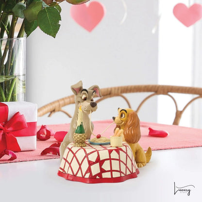 Disney Traditions Figurina Lilli e il Vagabondo– Jim Shore